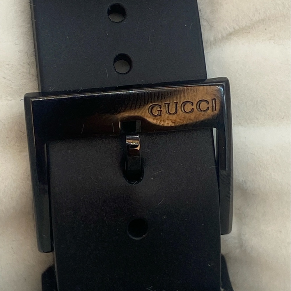 Gucci Black Watch with Multicolor Wolf Design - Picture 7 of 9